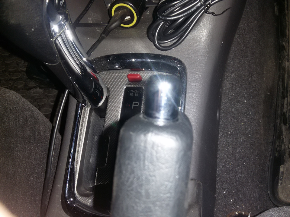 Хром кнопка на ручник. — Toyota Caldina (210), 2 л, 2000 года | тюнинг ...