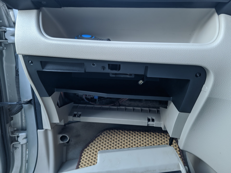 Вентилятор отопителя — Nissan Serena Mk IV (C26), 2 л, 2013 года ...