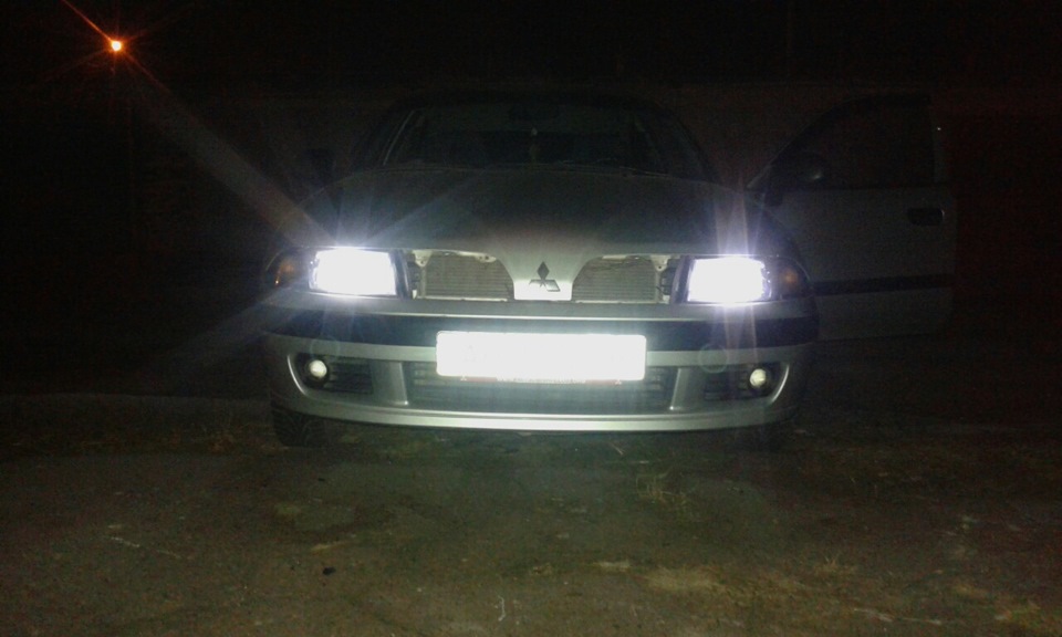 ярко! — Mitsubishi Carisma