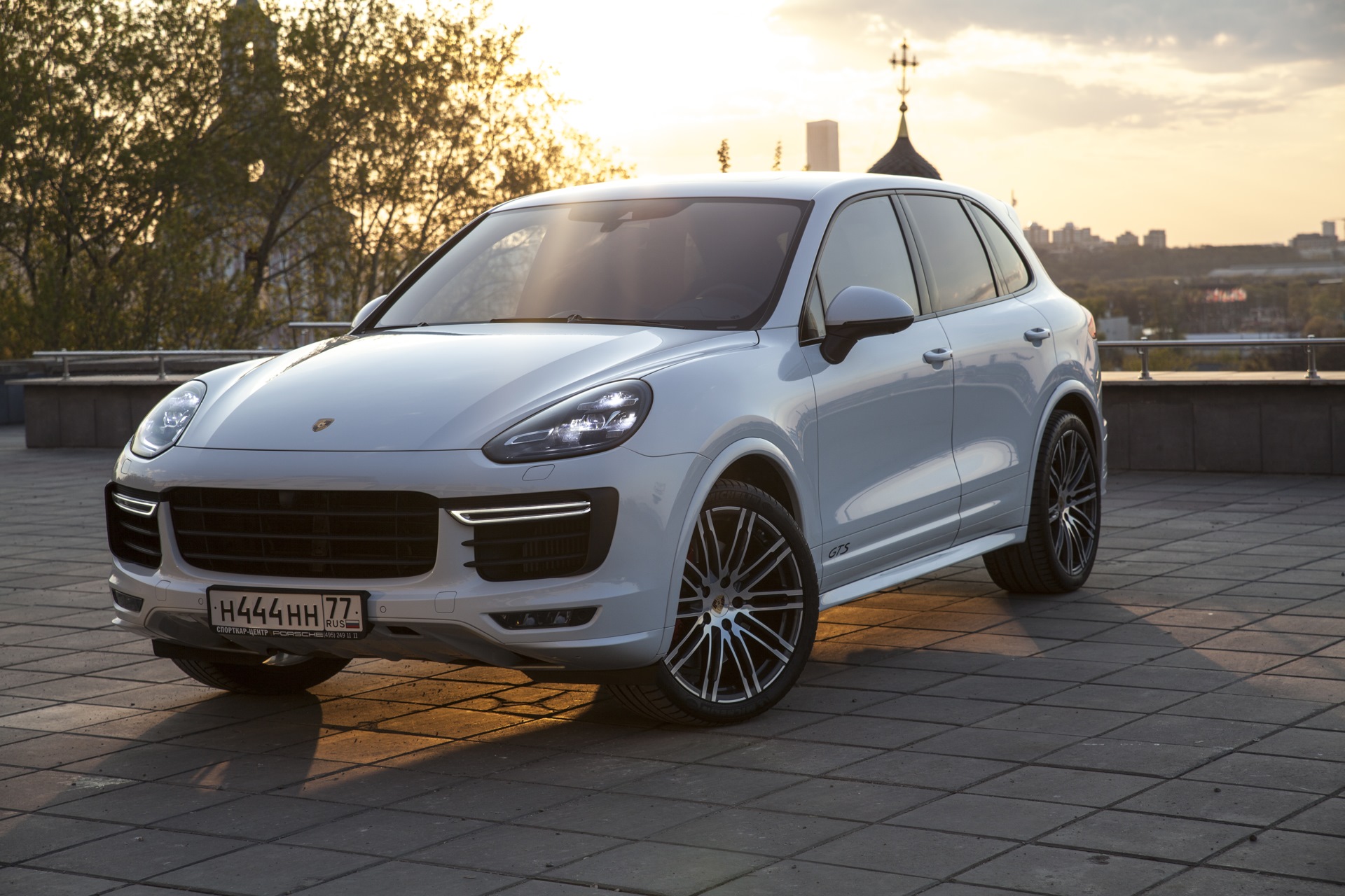 Porsche cayenne gts