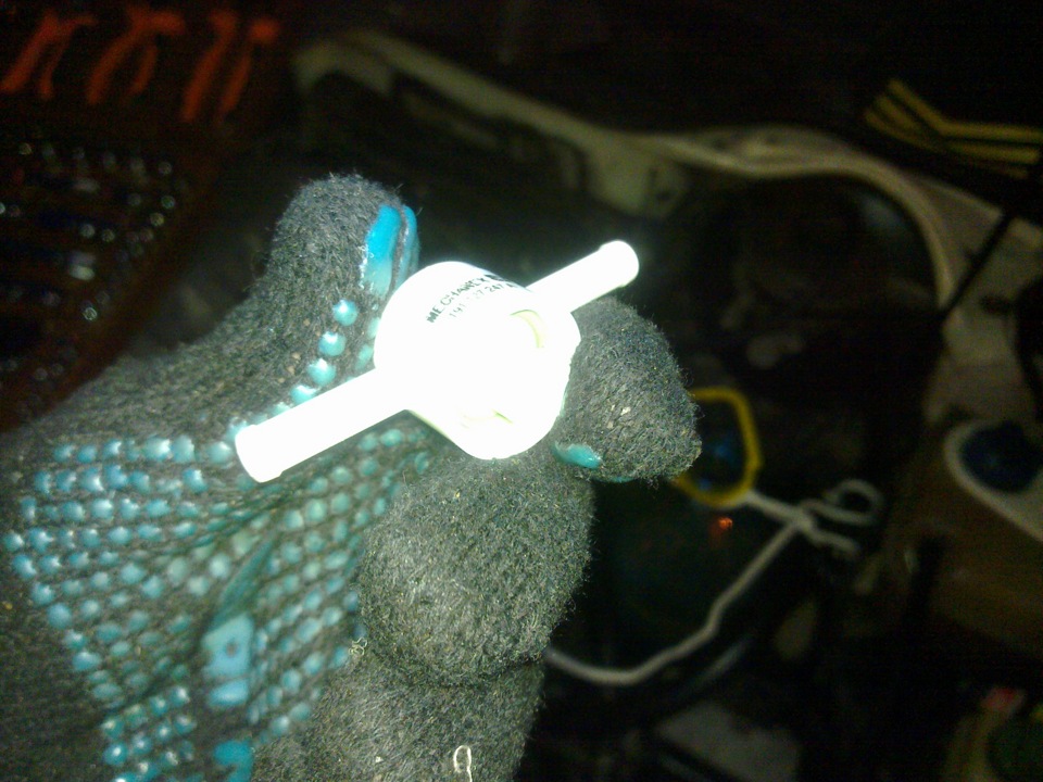 Узел топливного фильтра дизеля — Audi A6 (C4), 2,5 л, 1997 года ...