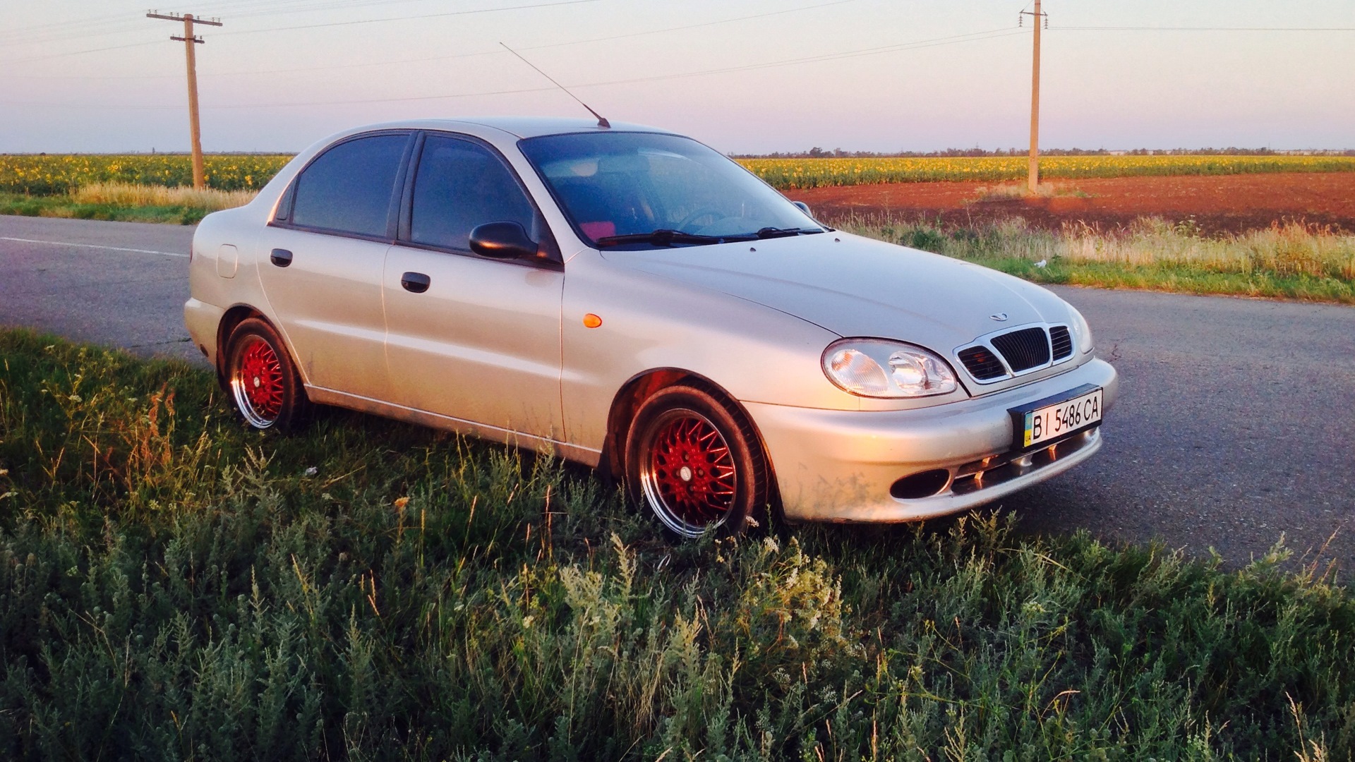 Chevrolet lanos с черными дисками