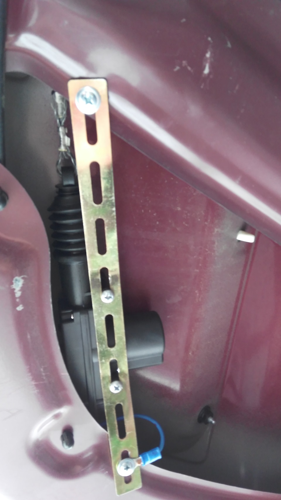 Актюатор багажника (Открытие багажника с брелка сигнализации) — Hyundai ...