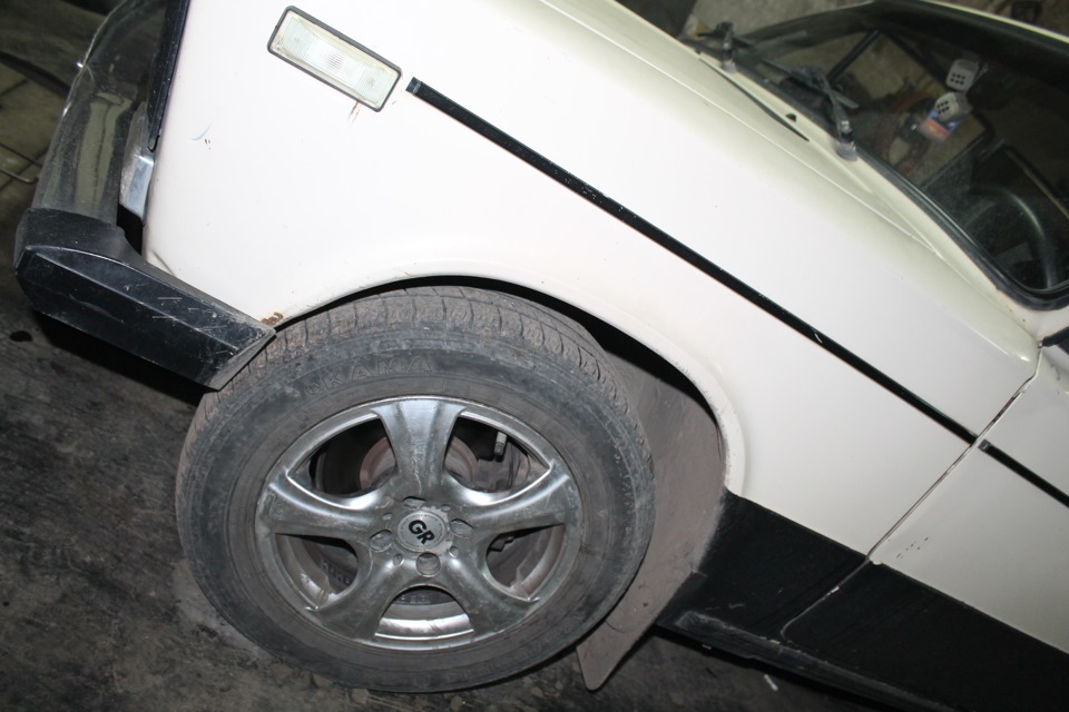 Взял себе литые диски R14 — Lada 2106, 1,6 л, 1995 года | колёсные ...