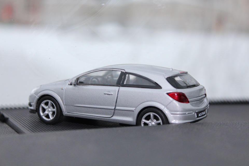 Opel Astra GTC игрушка