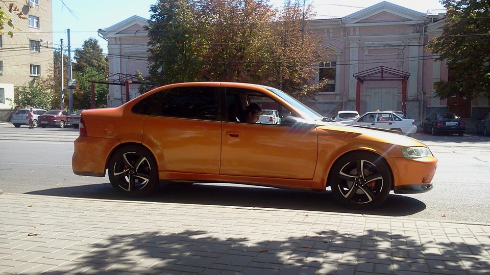 новый акум — Opel Vectra B, 1,8 л, 1998 года | запчасти | DRIVE2