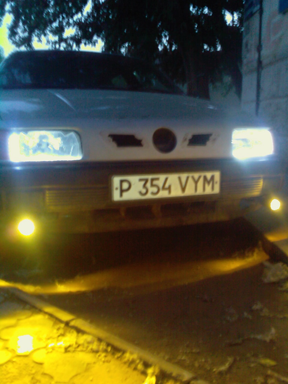 поставил немецкие галогены и диодную ленту в фары. — Volkswagen Passat ...