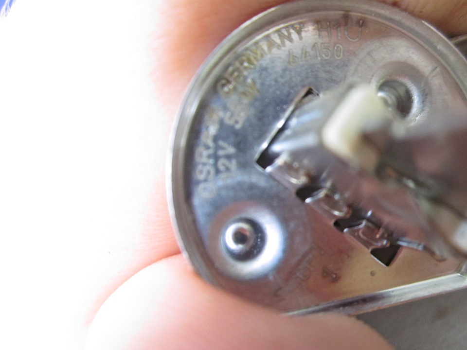 Поставил подкрылки, лампу в туманку, почистил ржавчину вообщем ГАРАЖ :P ...