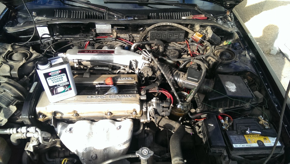 Вакуумная система mazda 626gd. Форсунки mazda 323. Мазда 626 2. 0 12v. Мазда инжектор.