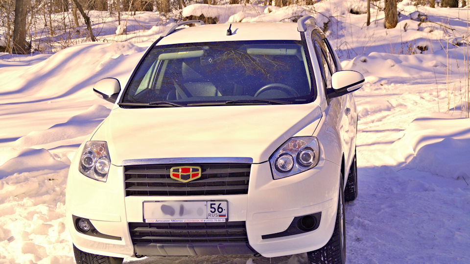 Замена правой опоры двигателя Джили Эмгранд Х7 — Geely Emgrand X7, 2 л ...