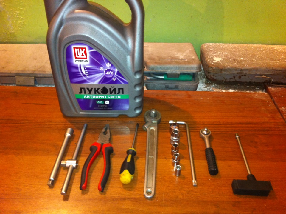 Замена помпы, термостата и ОЖ — Mercedes-Benz E-class (W211), 2,6 л ...