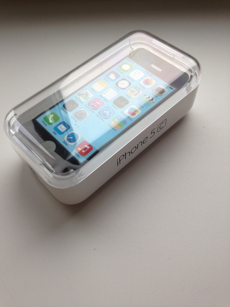 Продам 15 чехлов и один чехол-зарядка на iPhone 5c — DRIVE2