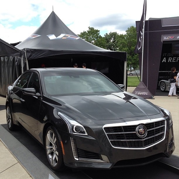 Cadillac cts новый цена, у фуры отказали тормоза что делать и л/п the maneken текст Cadillac cts новый цена