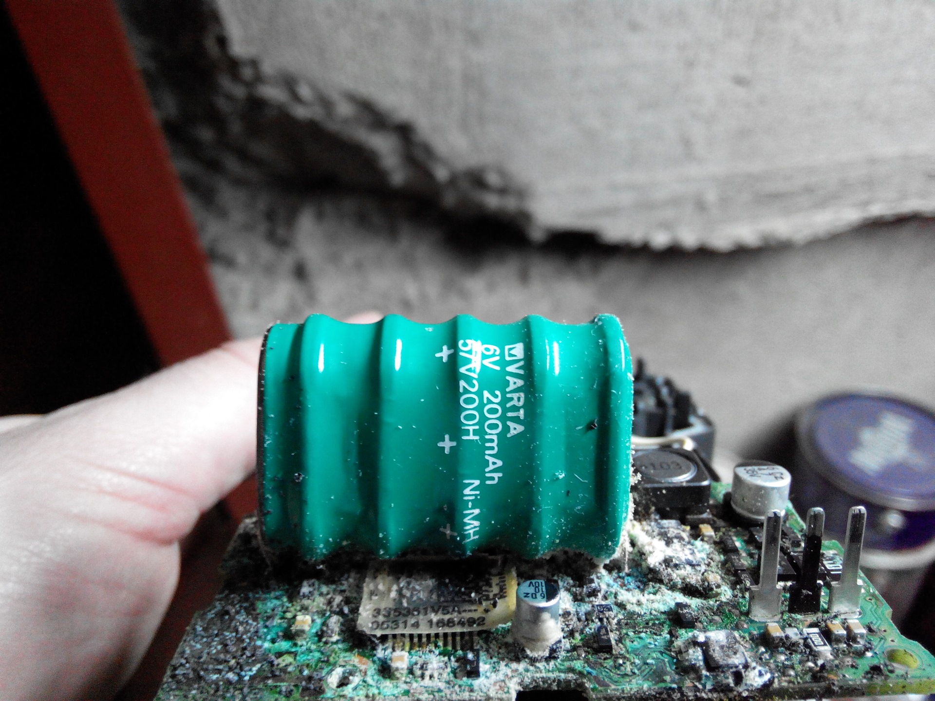 Замена штатной сирены — Volkswagen Passat Variant (B6), 2 л, 2006 года ...