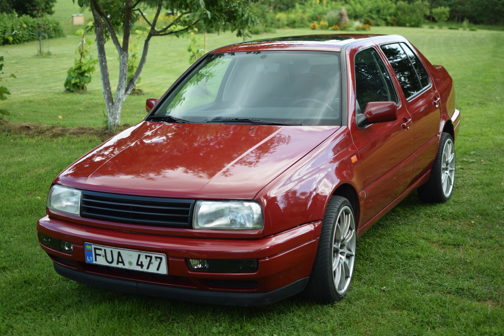 Гольф 3 1.9 купить. VW Vento. Фольксваген Венто 1992. Вента Фольксваген 1993. Volkswagen Vento 1992 седан.