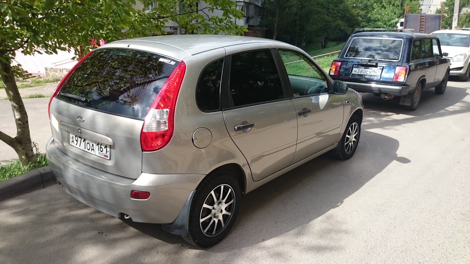 Lada Калина хэтчбек 1.6 бензиновый 2007 | бежево серый на DRIVE2