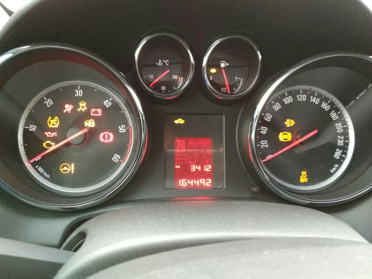 Зафира б температура двигателя. Индикаторы приборки Opel Astra h. Opel Astra JTC 2012 приборная панель. Индикаторы приборки Opel Antara 2013.