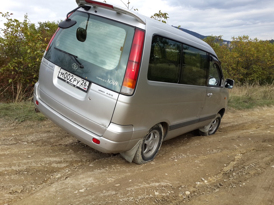 Toyota lite ace noah отличия toyota town ace noah