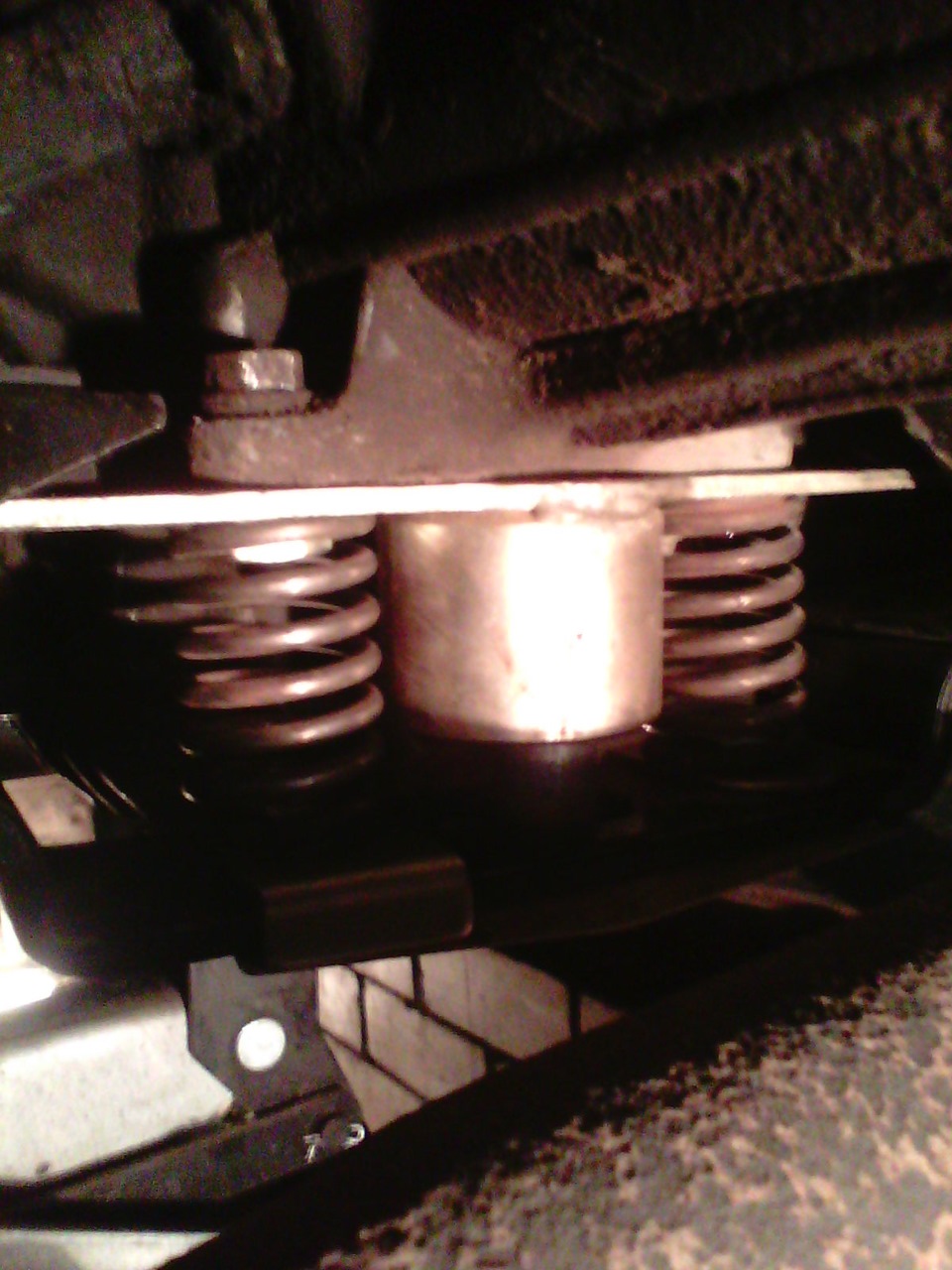 Замена 3 опоры ( без снятия КПП) — ГАЗ 3110, 2,3 л, 2002 года | своими ...