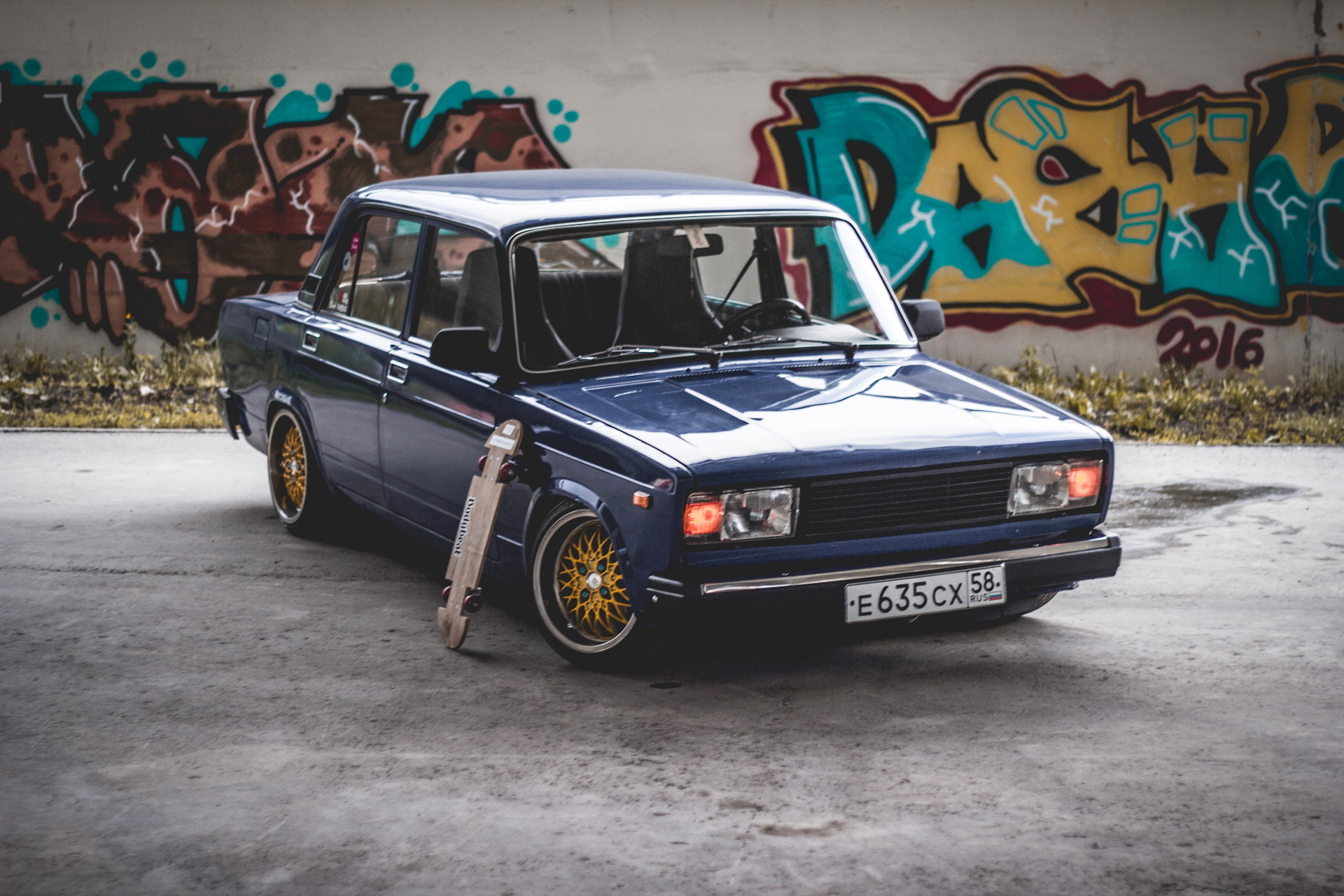 Lada 2105 stance