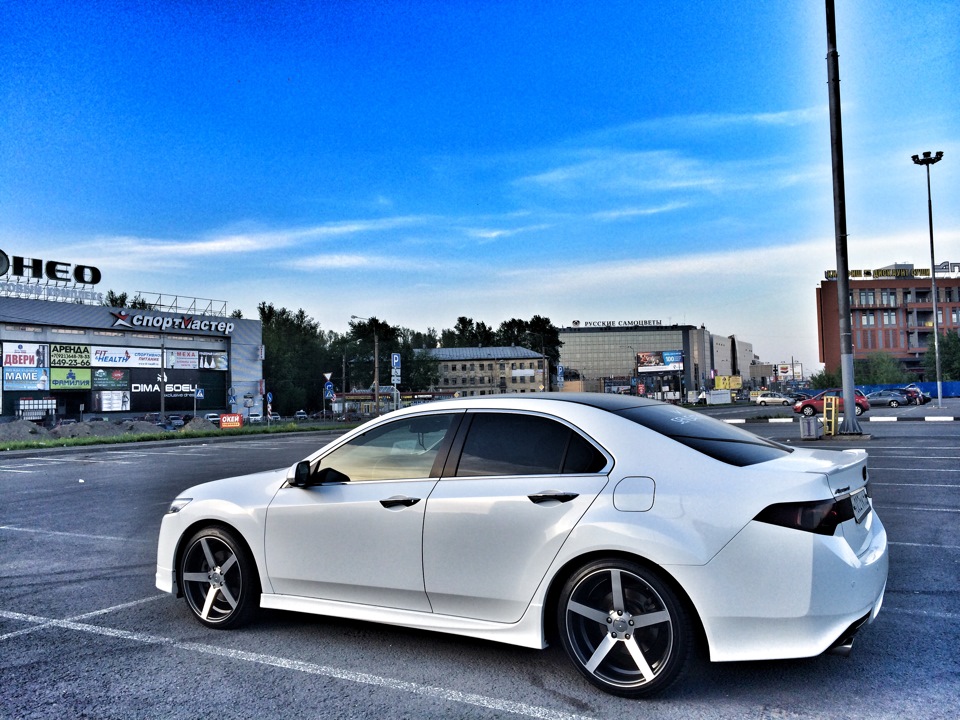 Honda Accord White Wheels