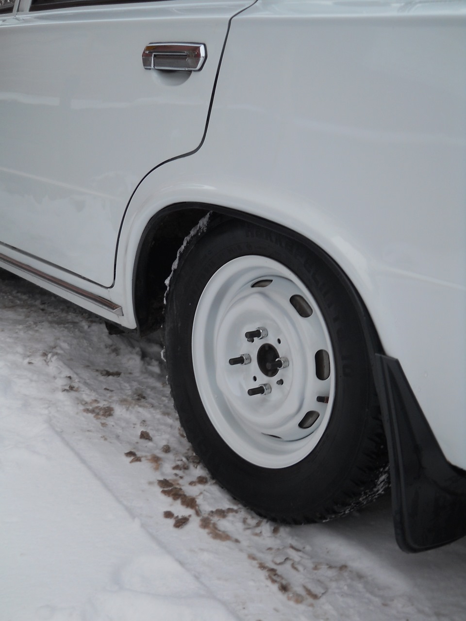 Ушастые штампы и хром колпаки — Lada 2101, 1,3 л, 1982 года | колёсные ...