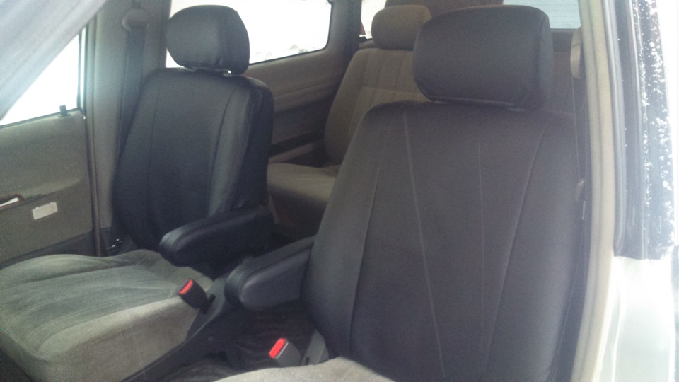 Чехлы ноах тойота. Чехлы в тойота вокси. Чехлы тойота вокси r60. Чехлы тойота вокси r60. Toyota noah 2007 салон.