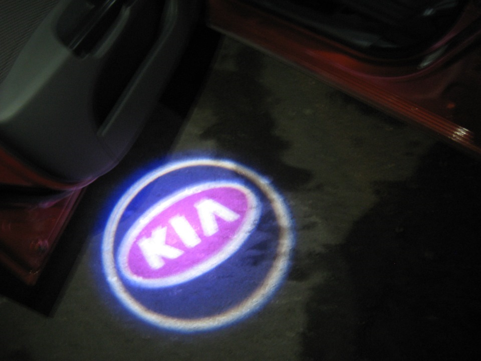 дверной логотип KIA — KIA Rio (2G), 1,4 л, 2010 года | тюнинг | DRIVE2