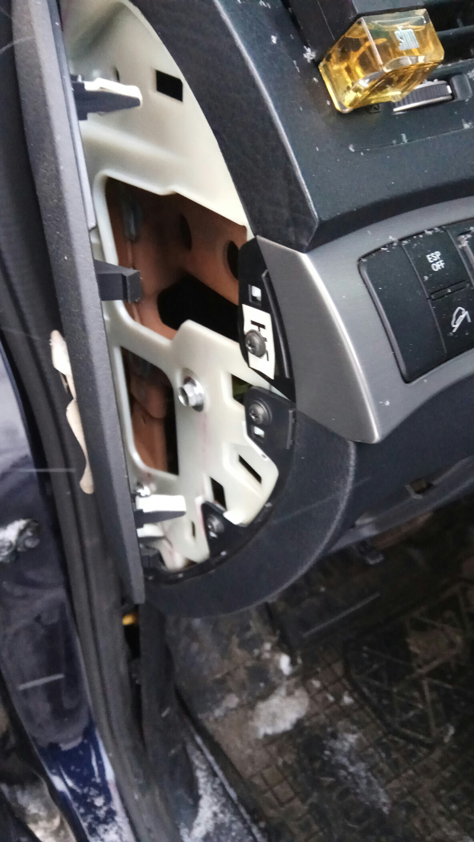 Замок зажигания клинит — KIA Mohave, 3 л, 2009 года | своими руками ...