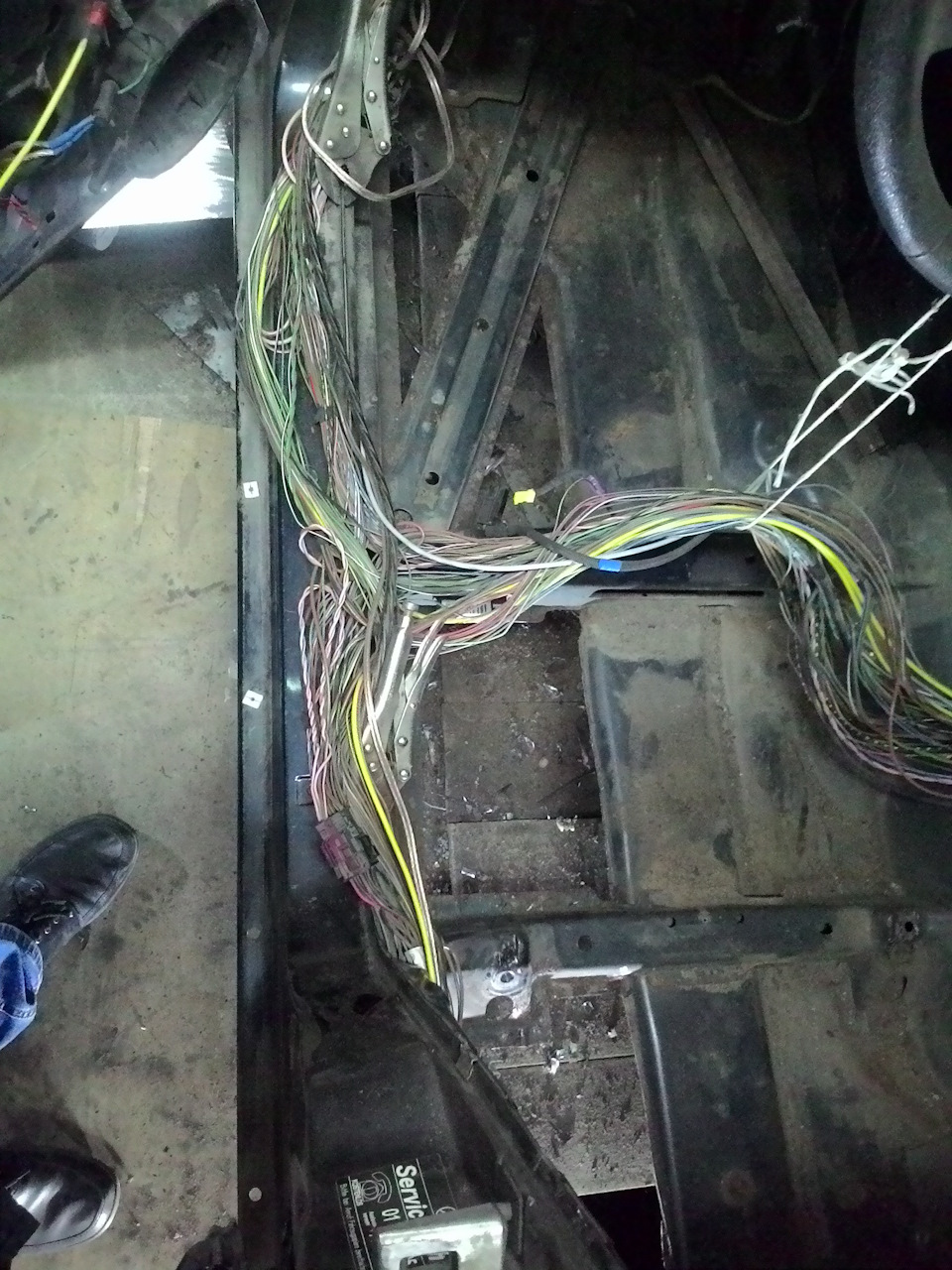 Замена порогов W210, ремонт днища ч.2 — Mercedes-Benz E-class (W210), 2 ...