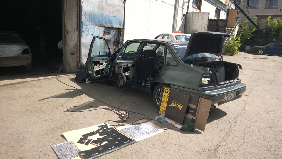 Днище дэу нексия n150. c7caa0as 960. Днище дэу нексия n150 фото. Днище дэу нексия n150-c7caa0as 960. картинка Днище дэу нексия n150. картинка c7caa0as 960. Доброго времени суток ребята, подписчики и так мимо проходящие картинки посмотревшие!Сегодня расскажу и покажу то чего происходит с машиной, а ничего до недавнего времени не происходило. КсюшкЕ просто висела на подъёмнике. Но все течет, всё меняется, и вот работа "закипела". Напомню какой мы её оставили в прошлой записи.И так включаем play, поехали