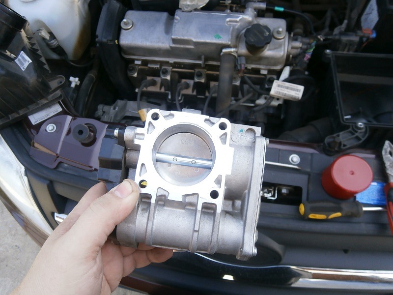 Промывка дросселя и замена воздушного фильтра — Lada Гранта, 1,6 л ...