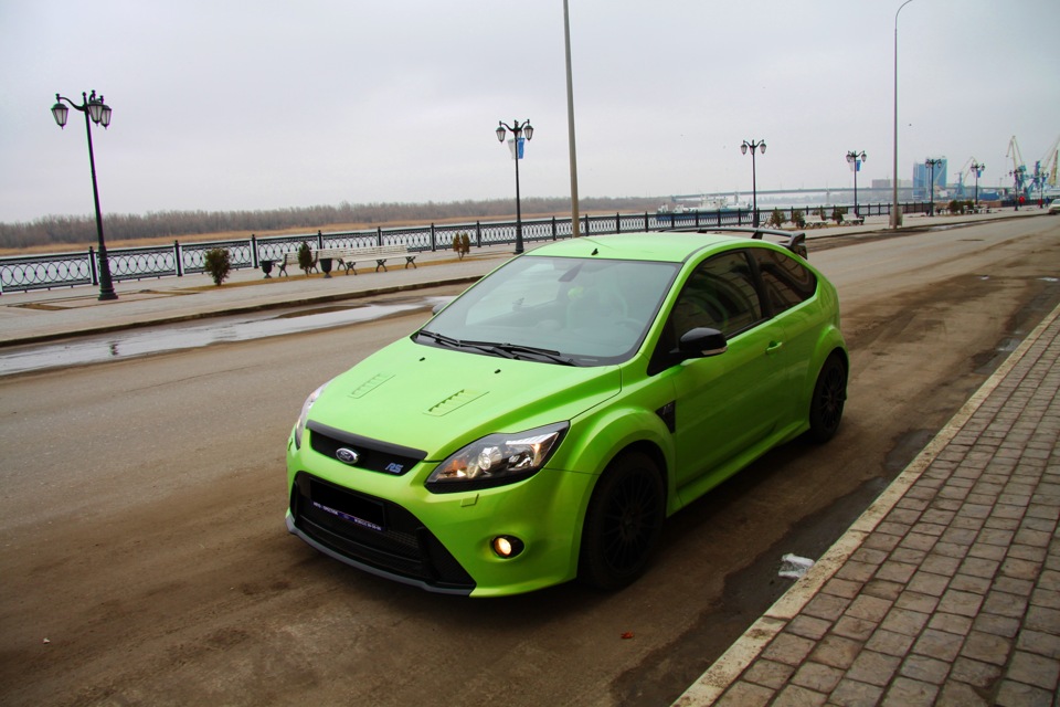 Свободные машины. Ford Focus RS Ultimate Green Paint. 9gfe Ultimate Green.