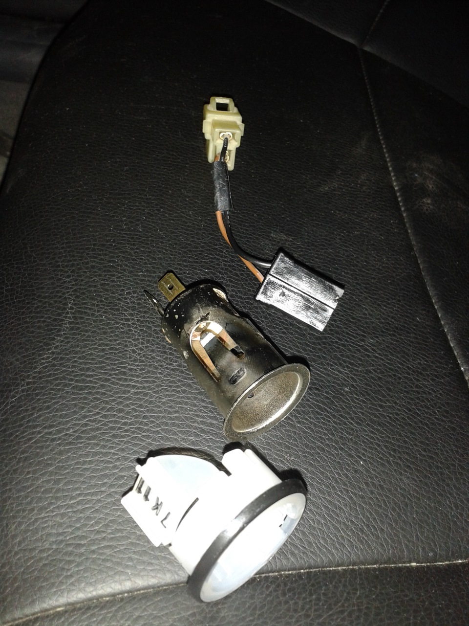 Подсветка прикуривателя — Daewoo Lanos, 1,5 л, 1998 года | другое | DRIVE2