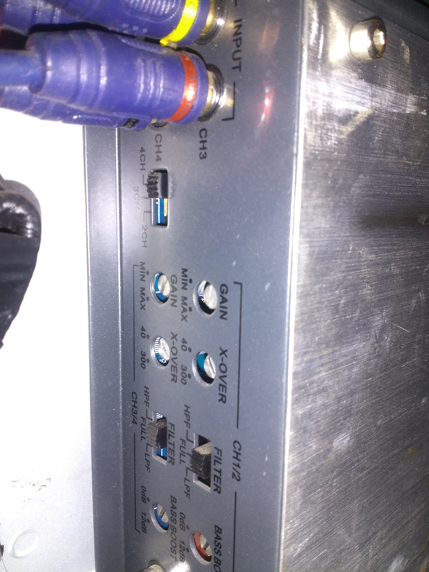 Нет звука в задних динамиках — Renault Symbol, 1,4 л, 2002 года ...