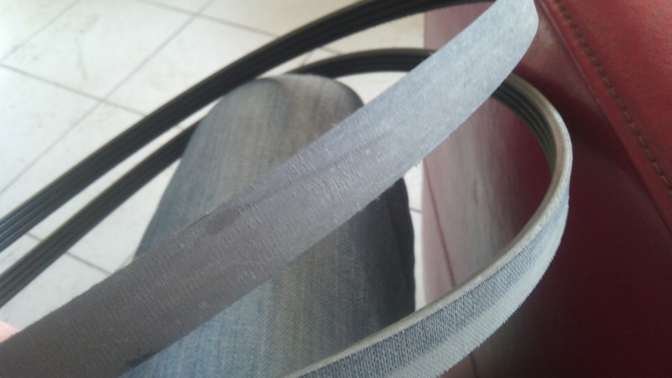 Свистел ремень генератора — Mazda Familia (BJ), 2001 года | визит на ...