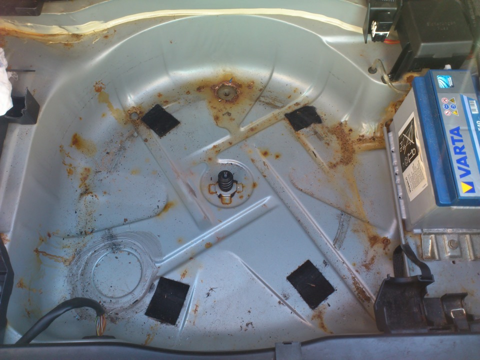 11.Ржавчина в багажнике — Mercedes-Benz C-class (W202), 1,8 л., 1999 ...