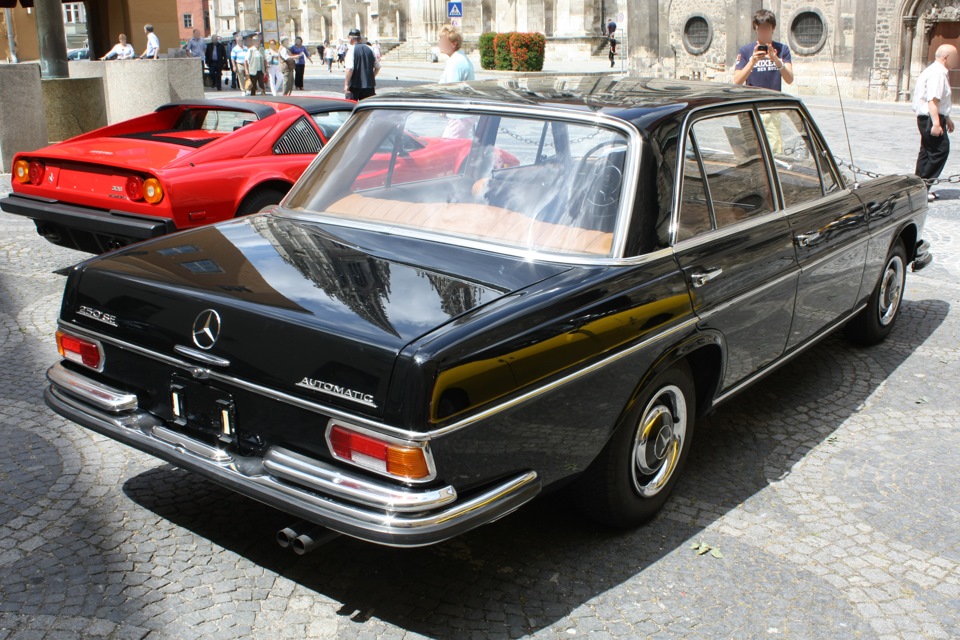 Mercedes Benz w109