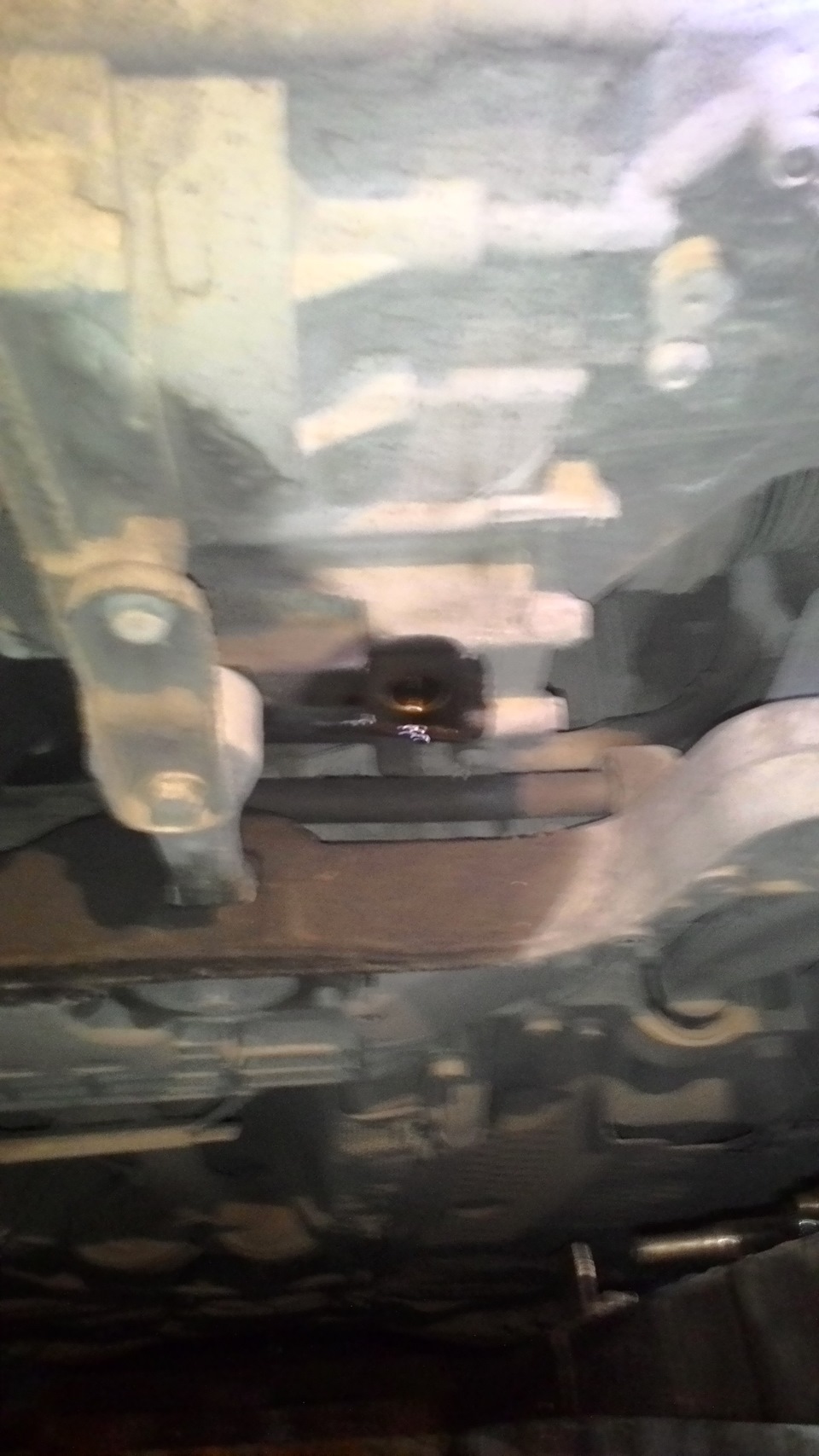 Фото в живую сливной с коробки — Volkswagen Passat Variant (B6)