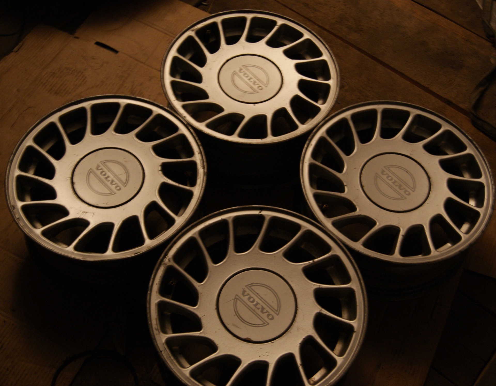 Колесные диски вольво 940. Литые диски вольво 740. Колесные диски вольво 940. Колесные диски вольво 940. Диски литьё для вольво 940.