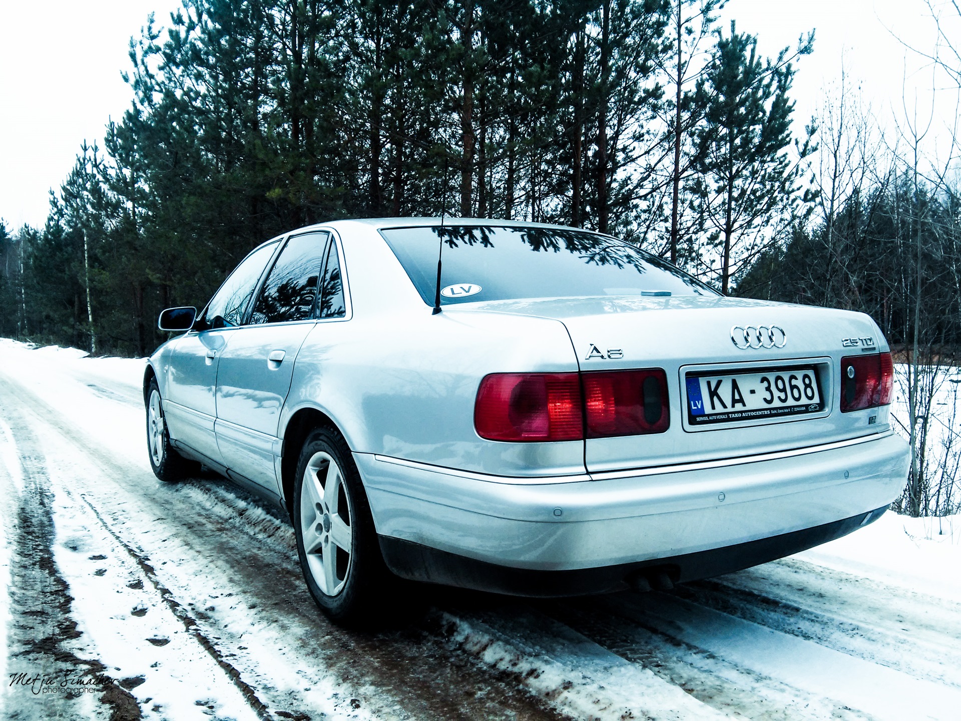 Серебристая 8. Ауди а8 2001. Audi a8 2001 White. Ауди а8 д2 серебристая. Ауди а8 д2 серебристый цвет.