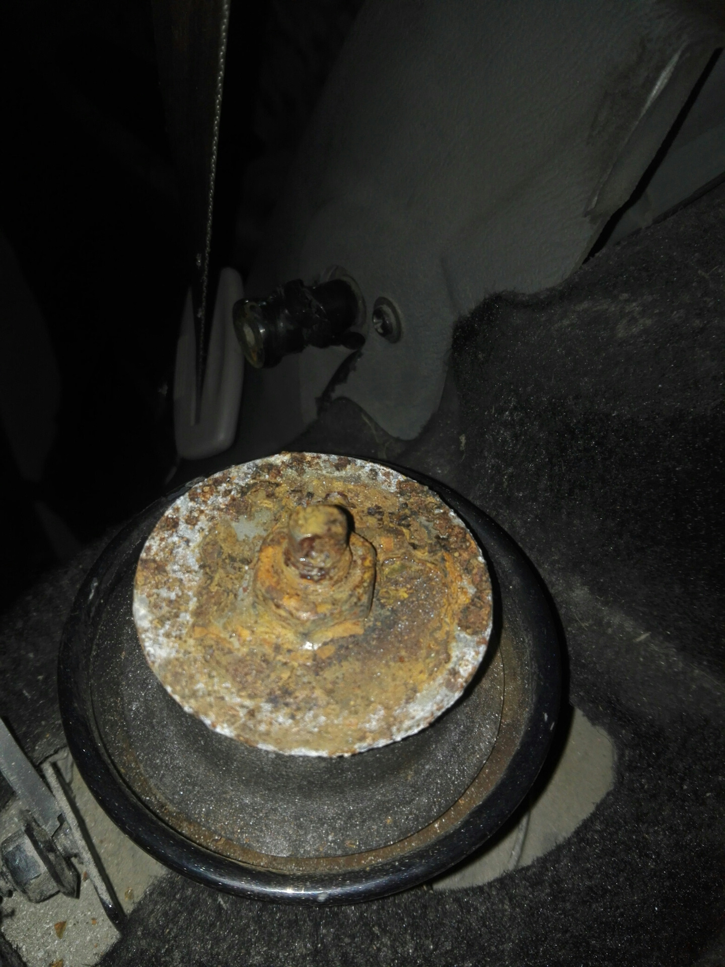 Замена стоек чери амулет. Передняя стойка чери амулет а15. Замена стоек чери амулет. Задний амортизатор чери м 11. Замена стоек чери амулет.