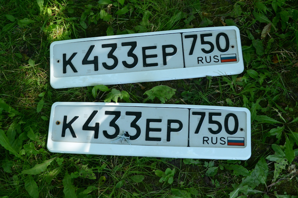 Рамки номерных знаков — Renault Sandero 2G, 1,6 л, 2014 года ...