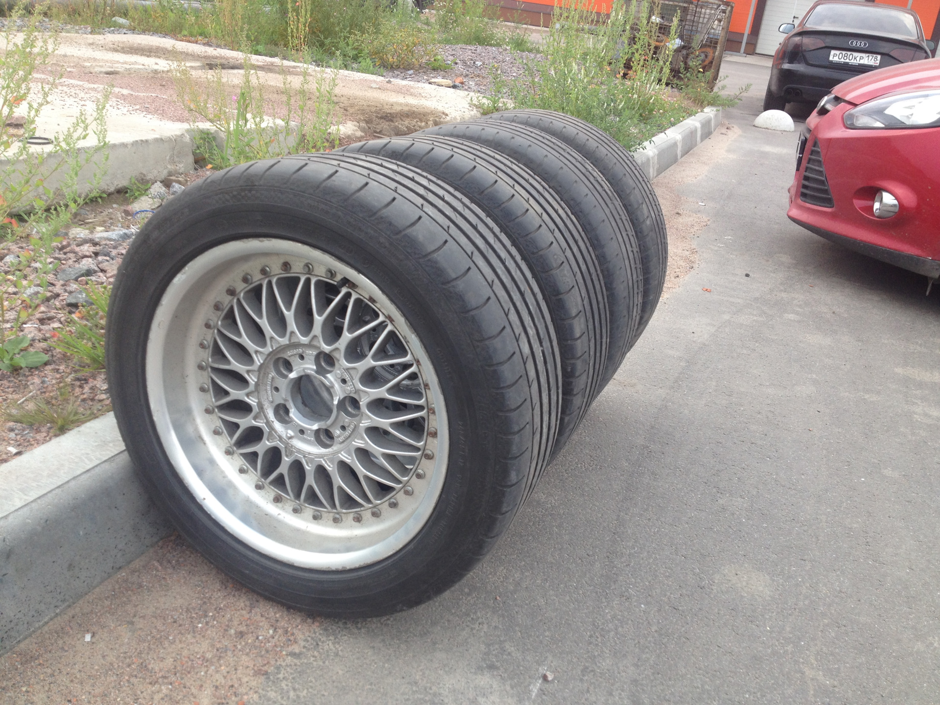Продаю колесо диск лето передний 225/50/R17, задний 245/45/R17 — Ford ...