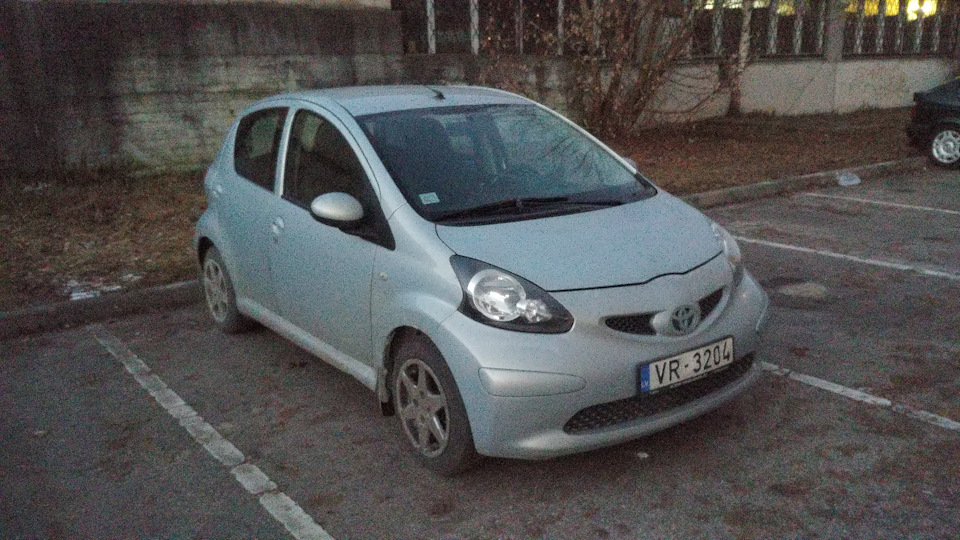 Задняя полка toyota aygo