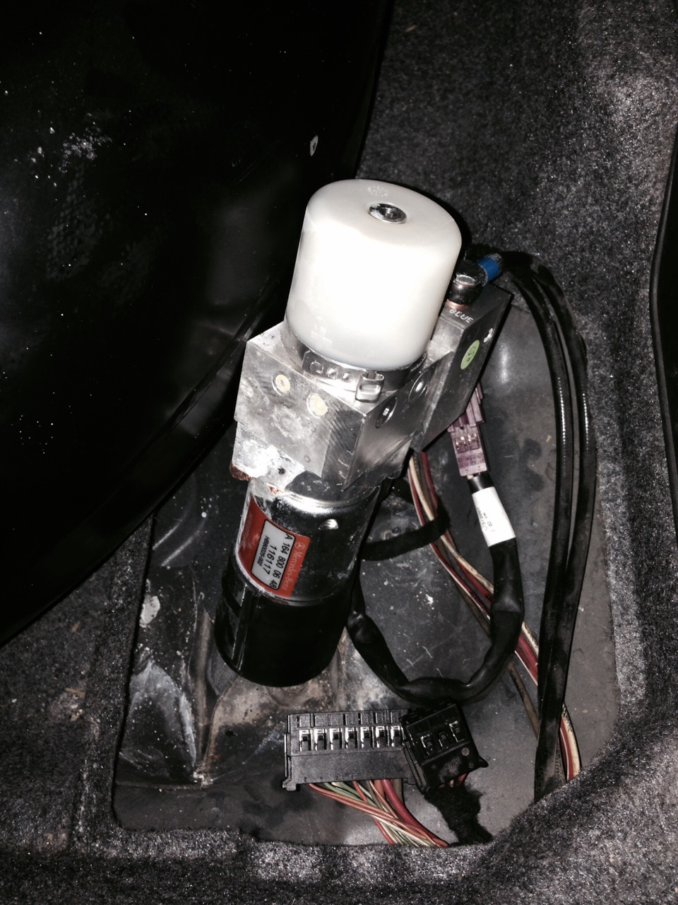 Не закрывается пятая дверь — Mercedes-Benz M-Class (W164), 3,5 л, 2007 ...