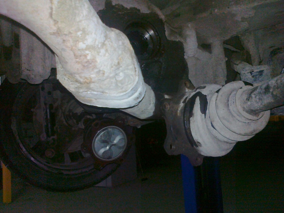 Замена сальников приводов в редукторе — Toyota Crown (S130), 2 л, 1989 ...