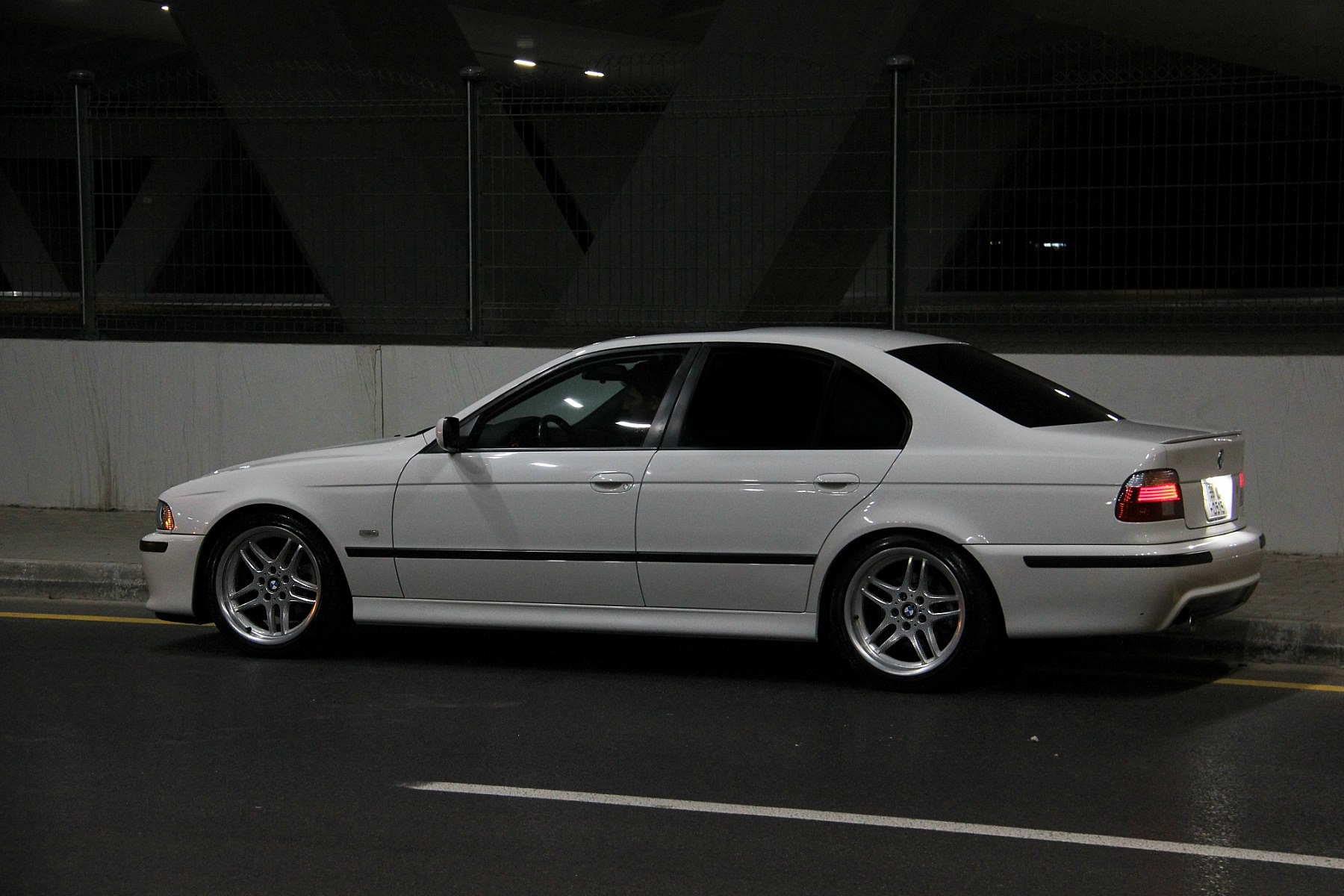 BMW e39 r18