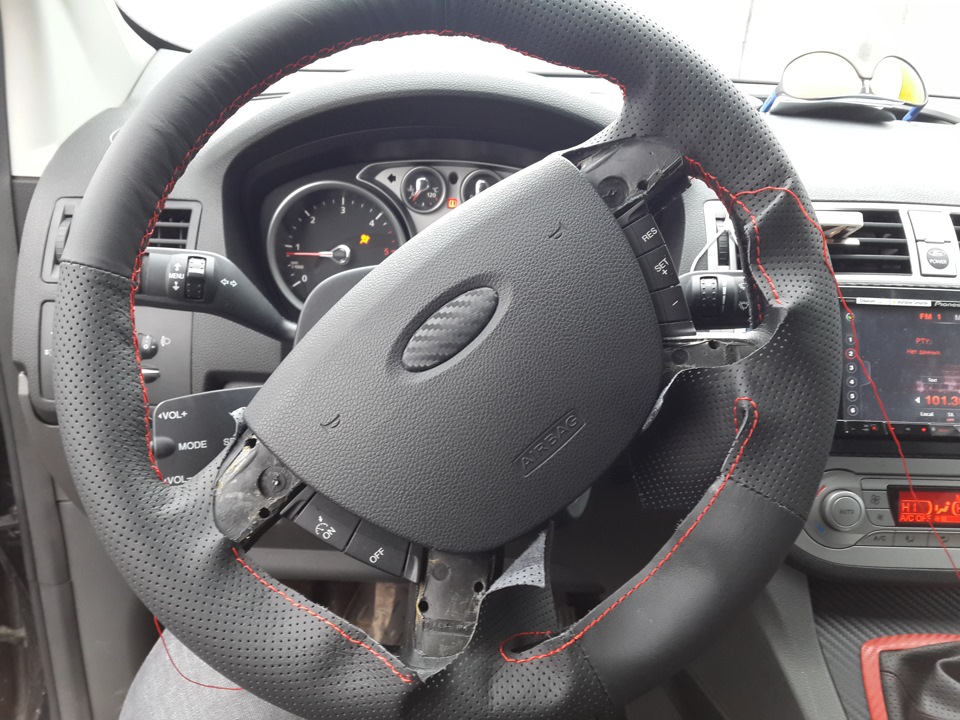 Оплетка руля кожей — Ford Kuga (1G), 2 л, 2008 года | стайлинг | DRIVE2