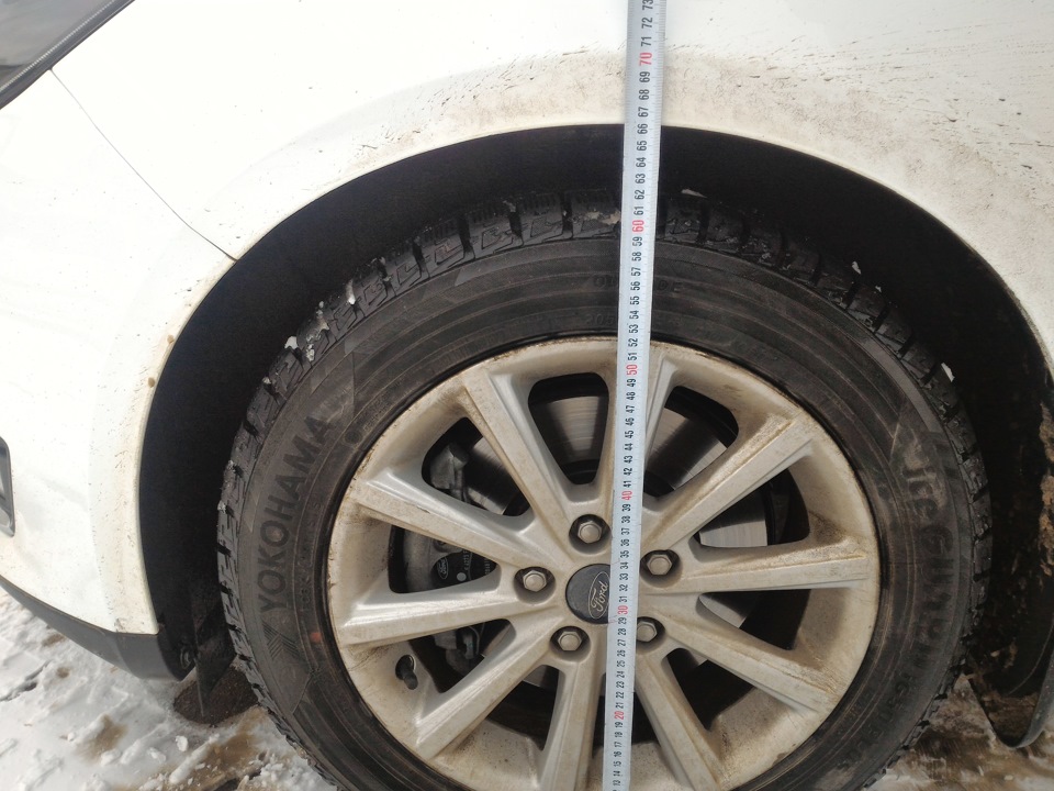 Перед — Ford Focus Sedan III. Запчасти на фото: 31323034, 606162, 707172